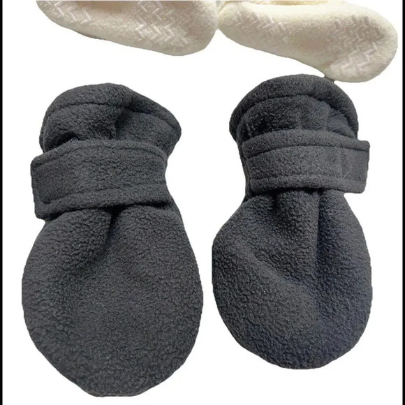 HUDSON Baby Booties Ivory Shoes 0-6 Months & Mittens Gloves FLEECE Warm Unisex - Picture 7 of 8